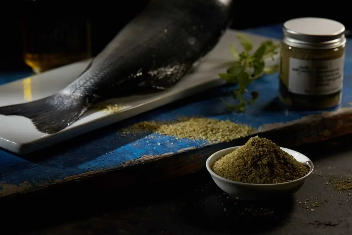 Pure Sea Salt with Organic Oregano & Sesame - Restaurant size mood image 1